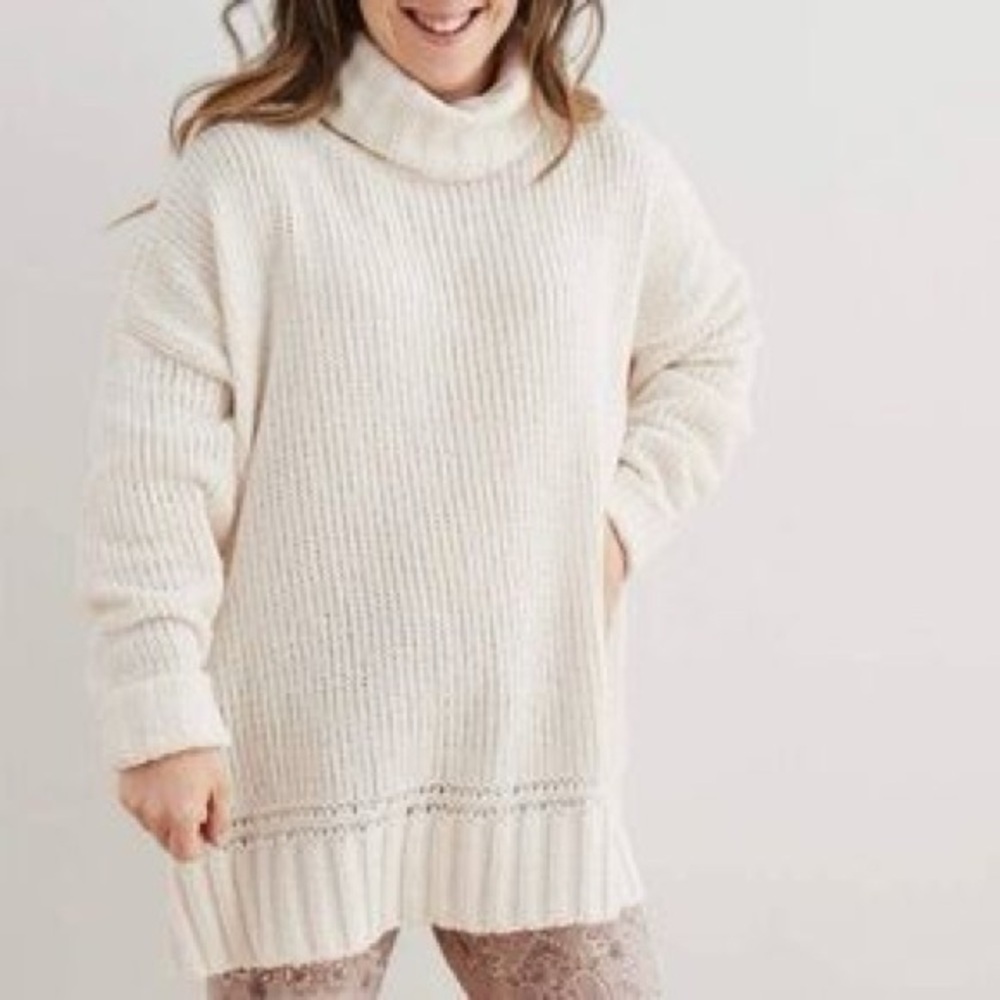 🚫SOLD🚫 Aerie NWT Slouchy Oversized Knit Turtleneck Sweater Pullover Small Cream